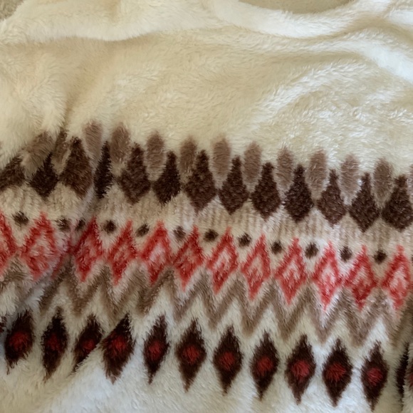 Fluffy Comfortable Pyjama Set - Picture 3 of 5